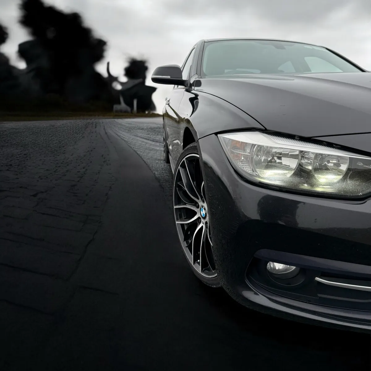 BMW Series 3 €190 tax - Image 4