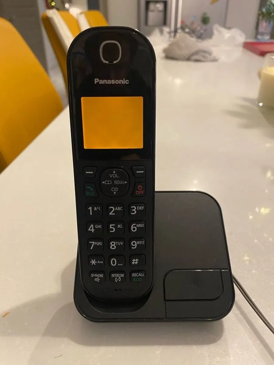 BT phone & Gigaset phone x 2 - Image 1