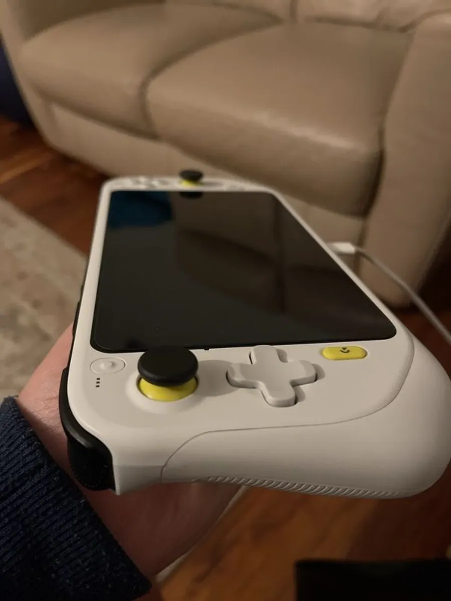 Logitech G Cloud Gaming Handheld - Image 2