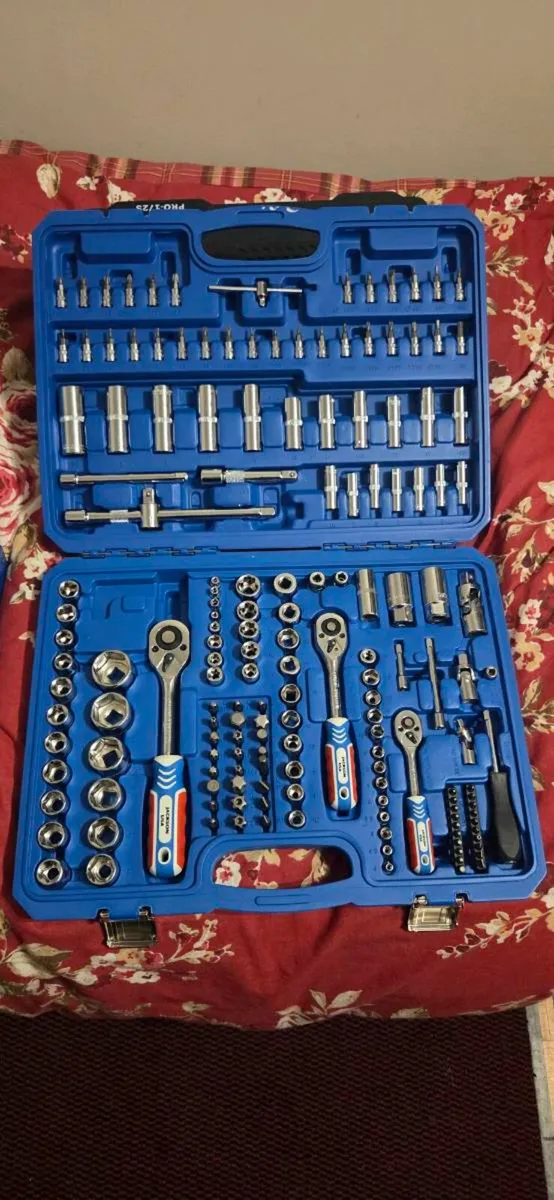 BIG BIG BIG SET OF socket brand new - Image 1