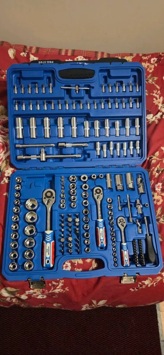 BIG BIG BIG SET OF socket brand new - Image 3