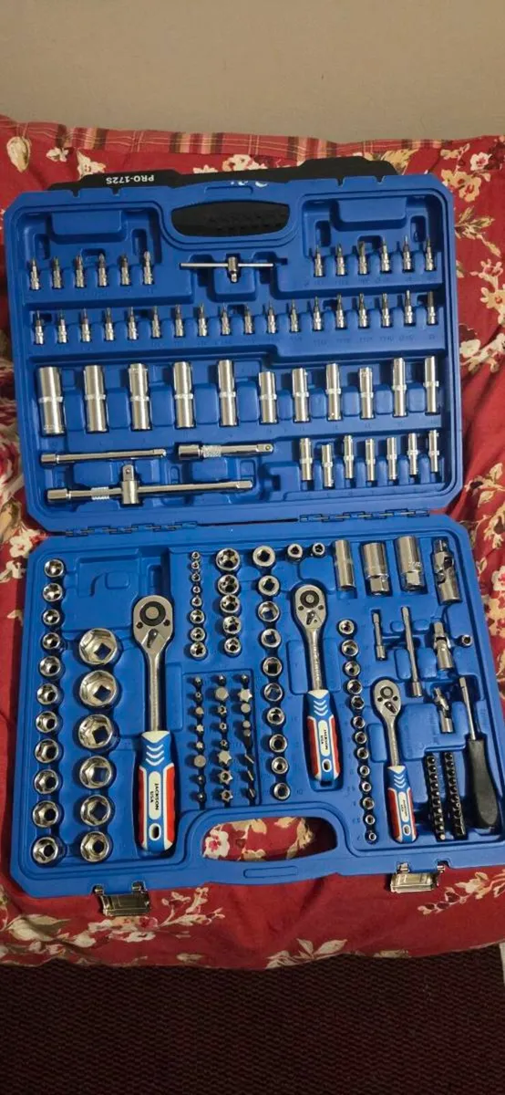 BIG BIG BIG SET OF socket brand new - Image 1