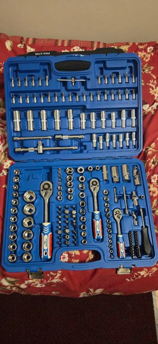 BIG BIG BIG SET OF socket brand new - Image 2