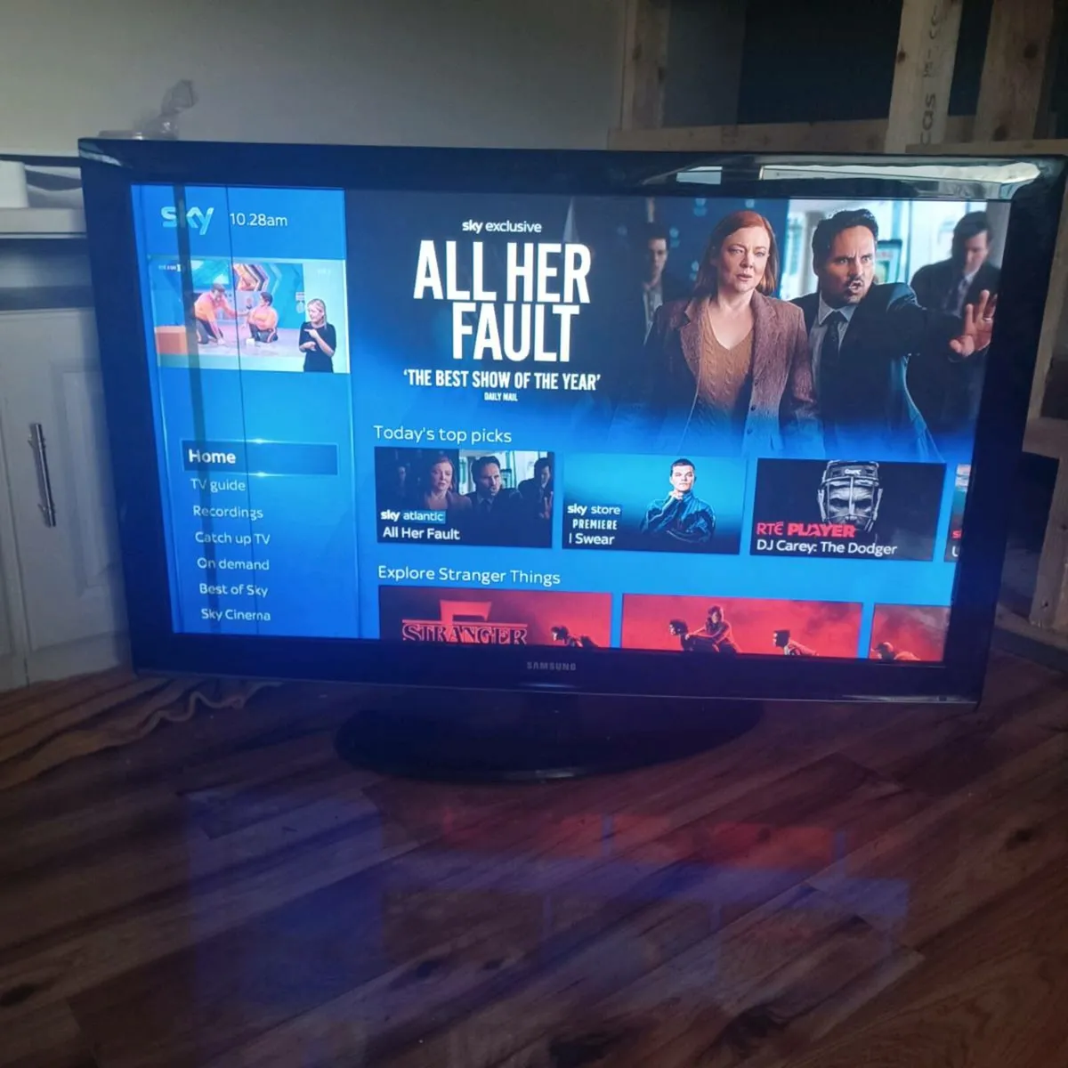 Smart 56"tv and  corner unit - Image 4