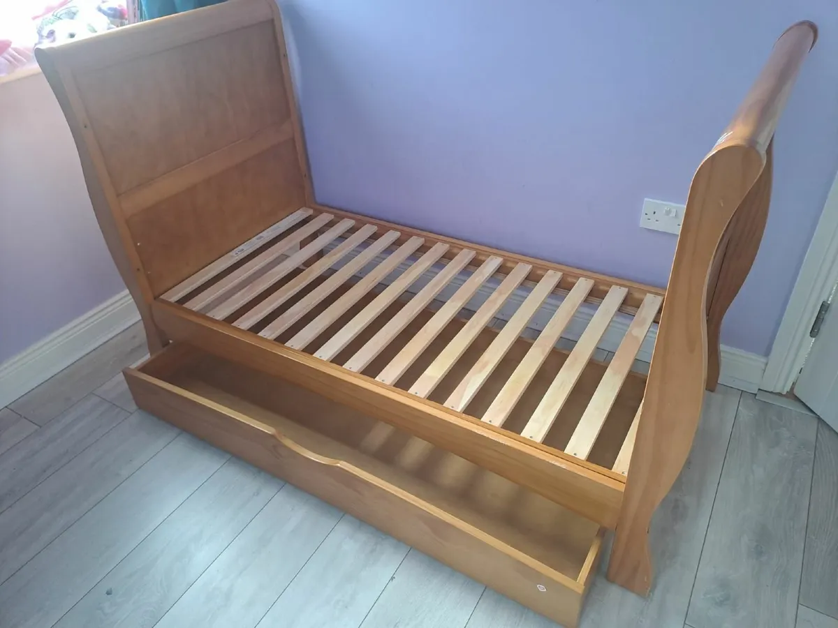 Izziwotnot bail sleigh cot bed with storage drawer - Image 3
