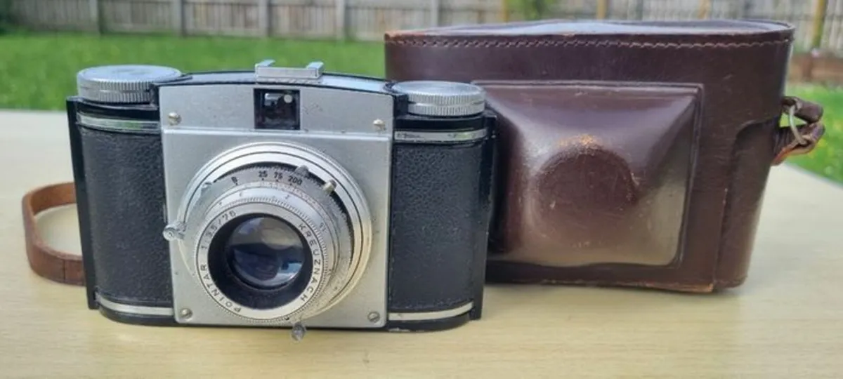 Vintage Braun Nurnberg PAXINA 120 Roll Camera - Image 1