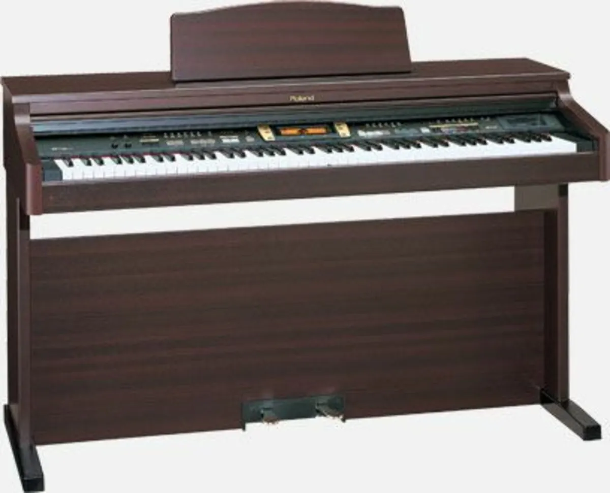 Roland kr3 digital piano