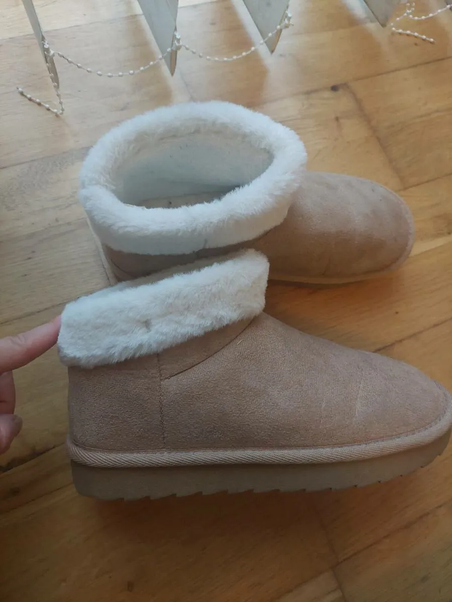 Girl's UGG from Penneys - Image 2