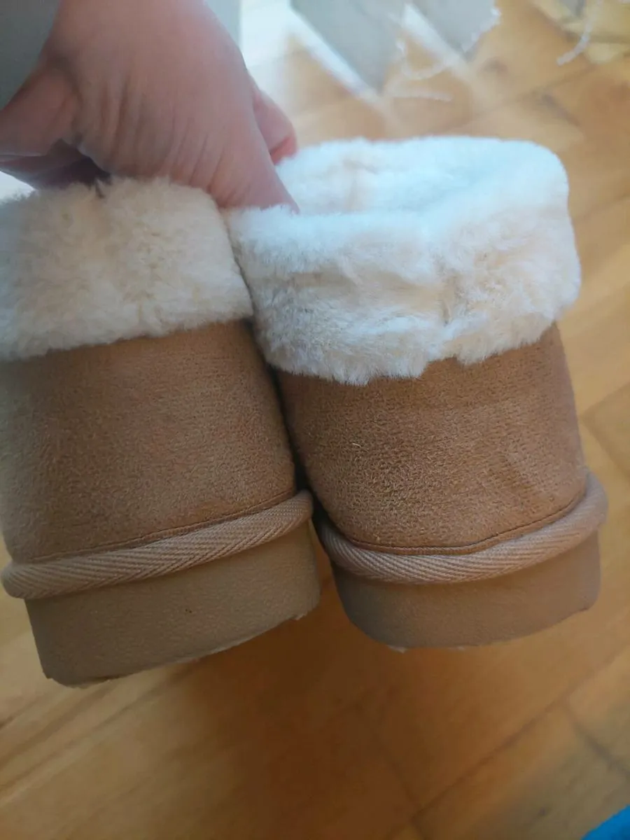 Girl's UGG from Penneys - Image 3