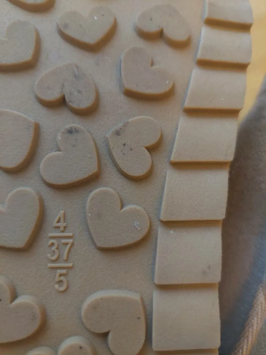 Girl's UGG from Penneys - Image 4