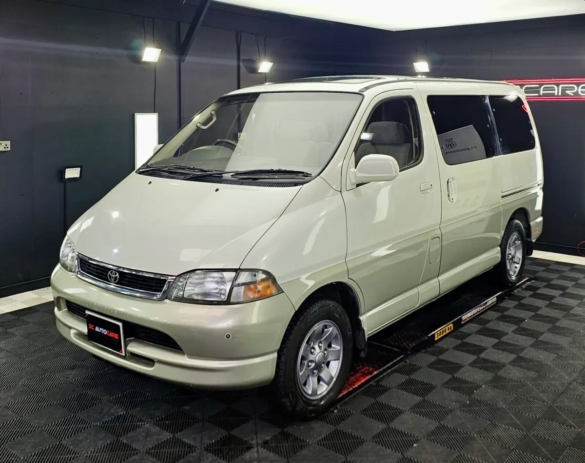 Toyota Granvia 3.0 TDI - Image 3