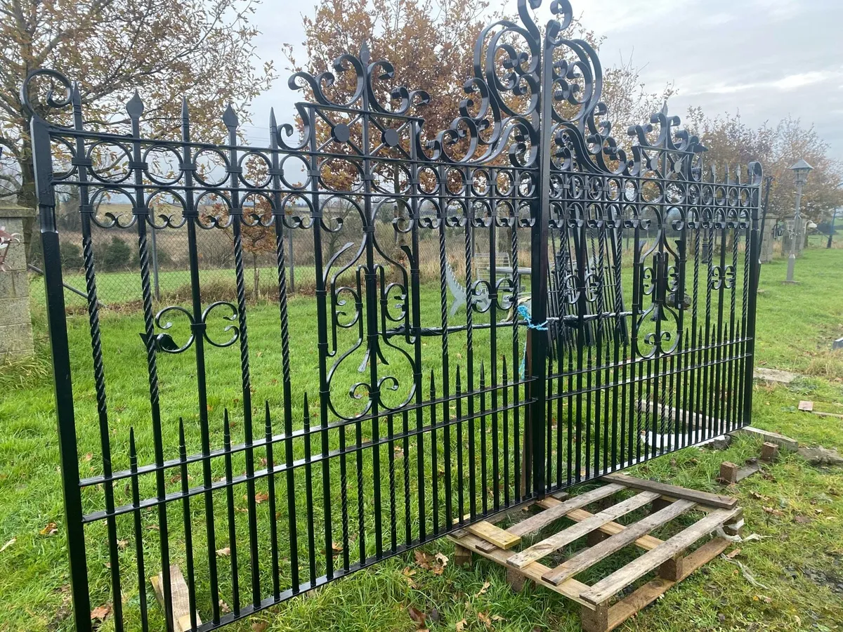 Entrance gates 14’ - Image 2