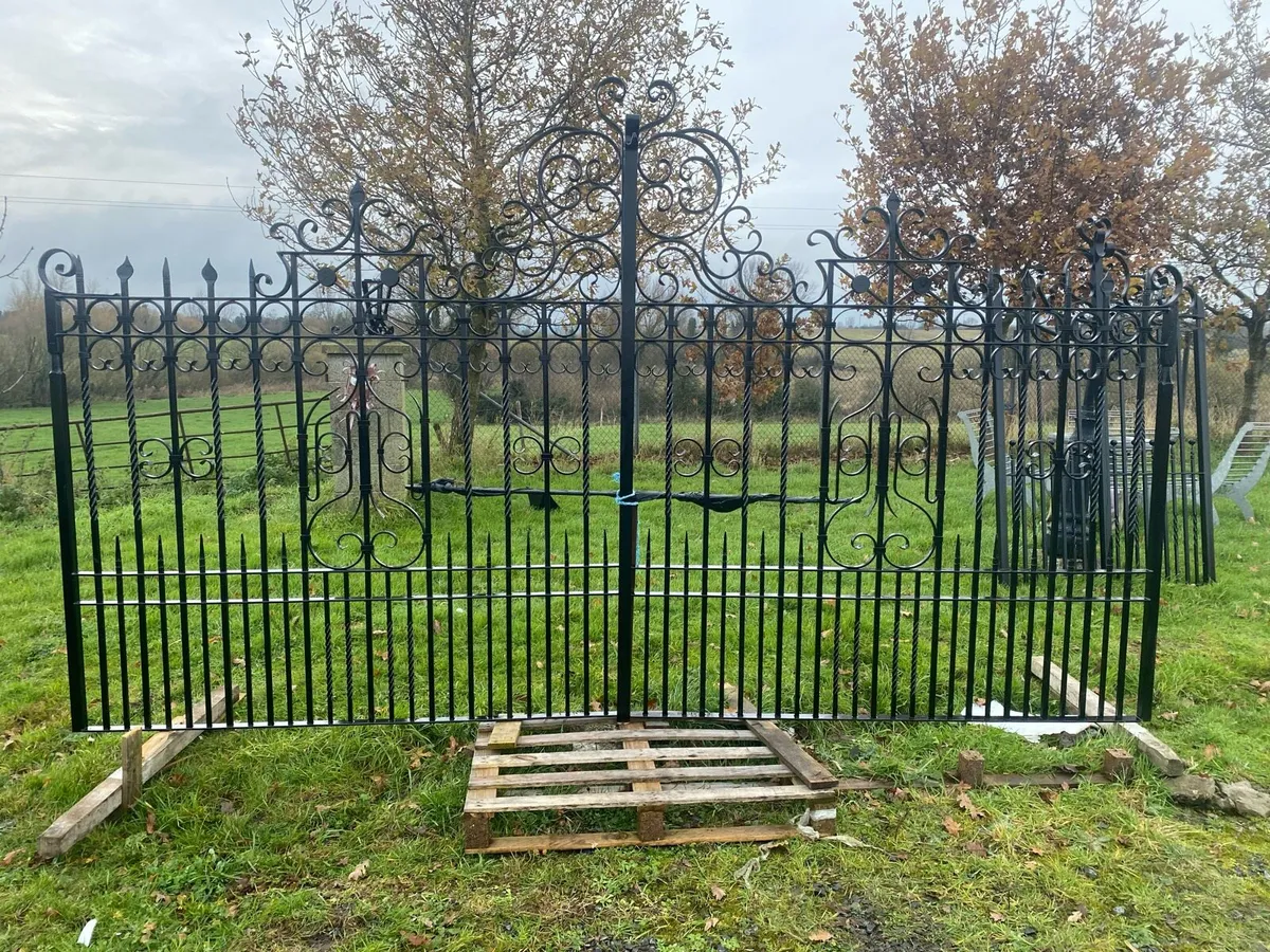 Entrance gates 14’ - Image 3