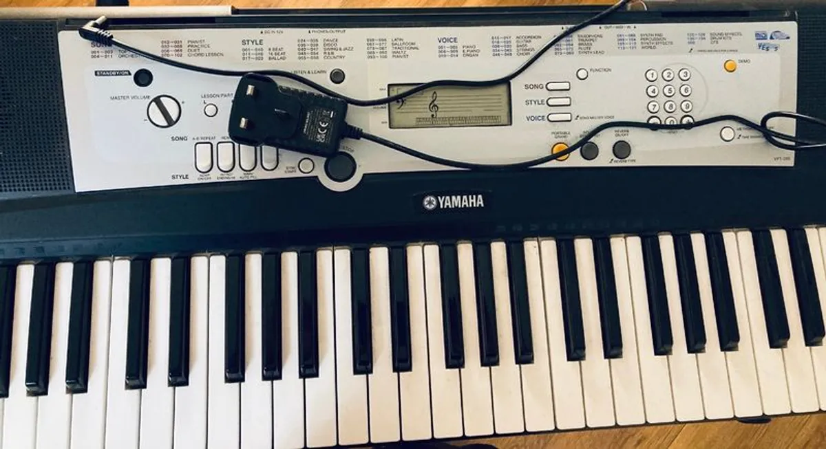Yamaha Keyboard - Image 2