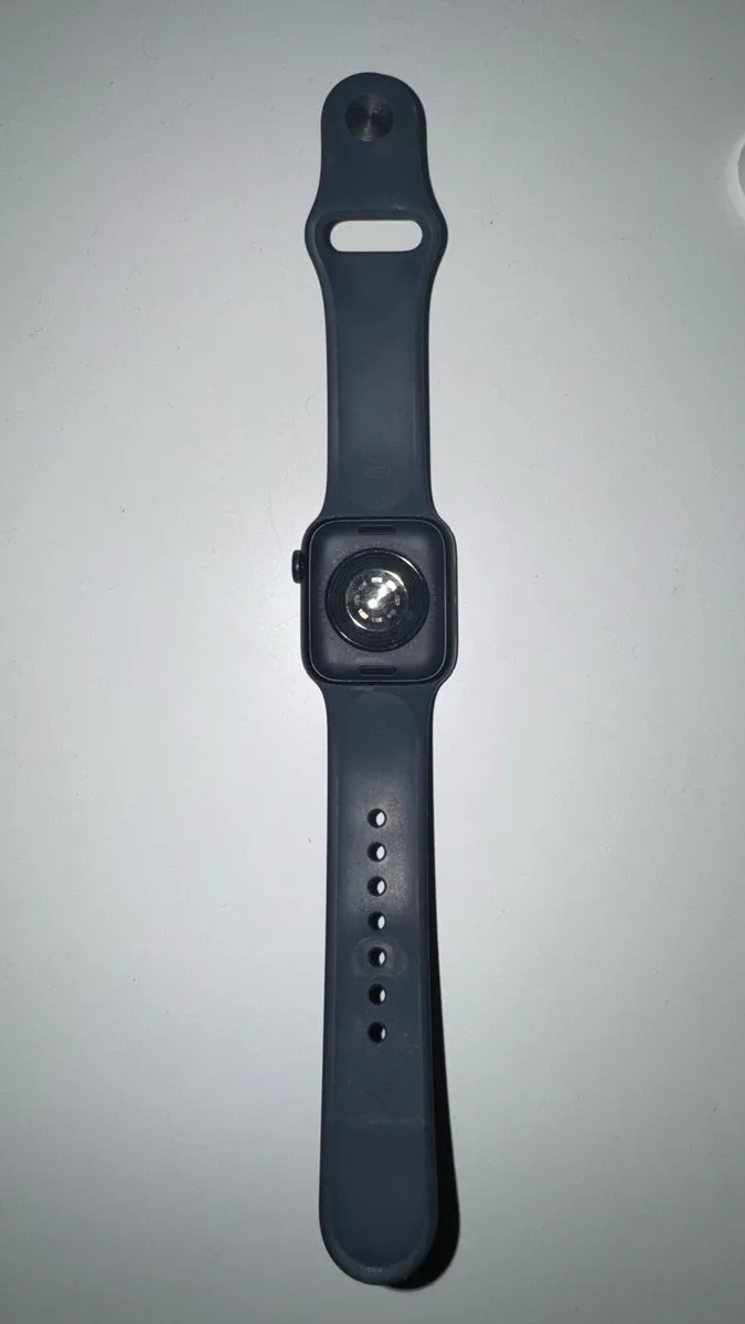 Apple iWatch SE 2nd Gen Black 40mm - Image 3