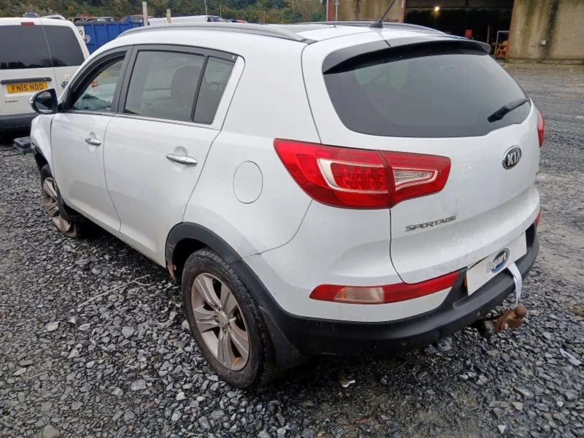 2013 kia Sportage⚠️ BREAAKING FOR PARTS - Image 2