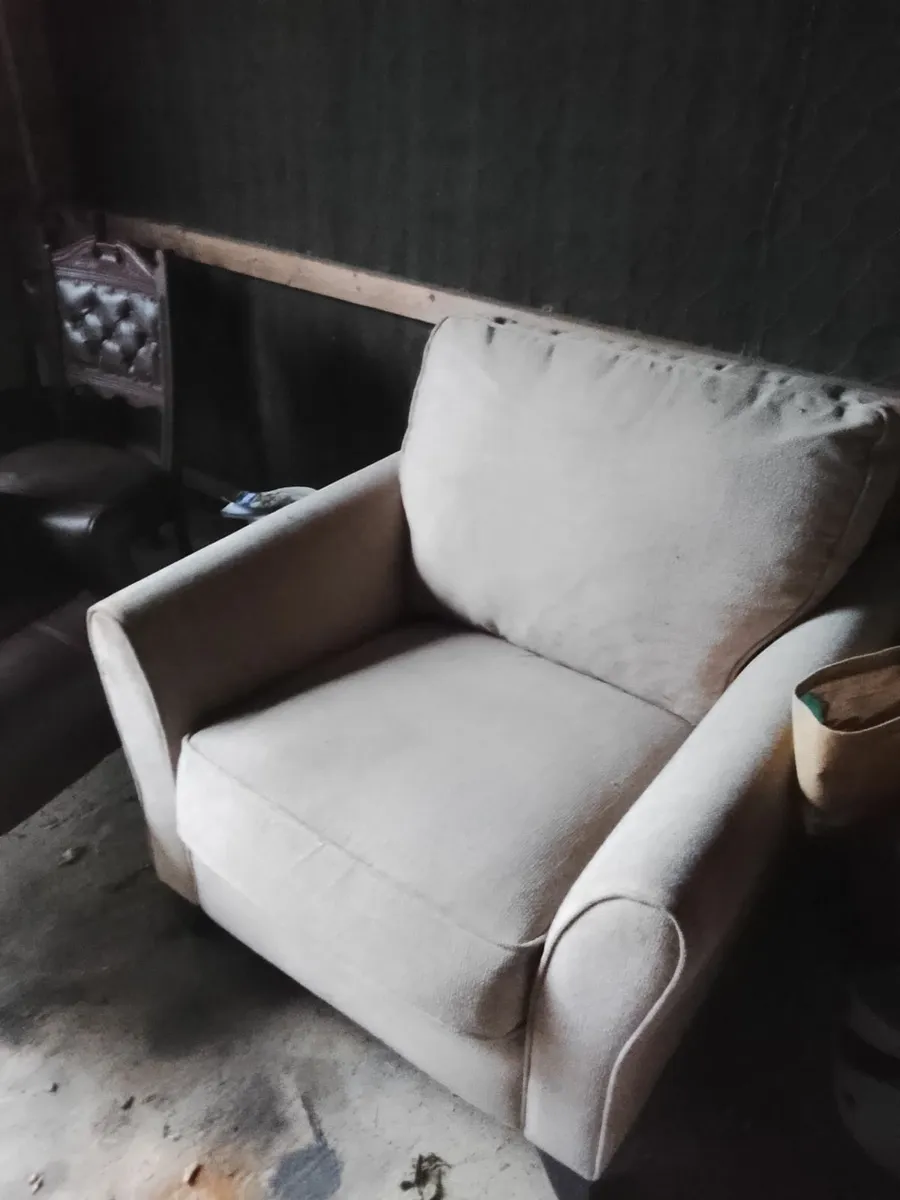 Furniture  ( house or apartment) - Image 4