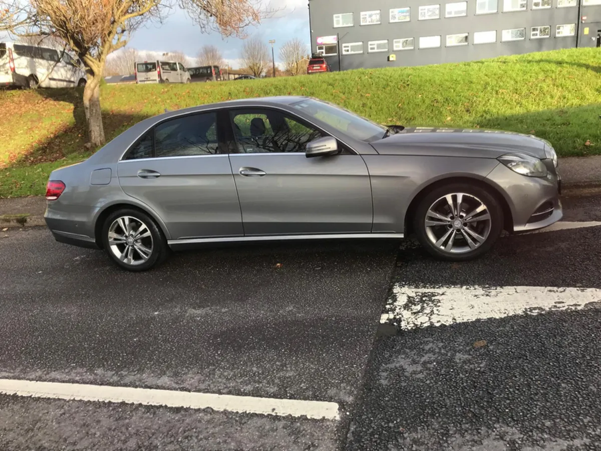 Mercedes-Benz E-Class E SERIES BLUETEC SE 4DR AUTO - Image 1