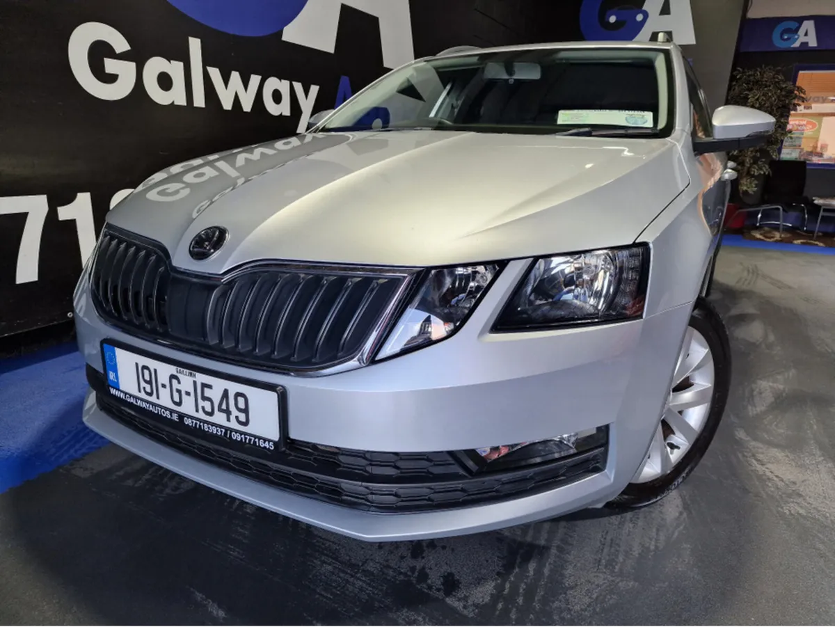 Skoda Octavia ONLY 49000 KM FROM NEW-FULLY SERVICE - Image 1