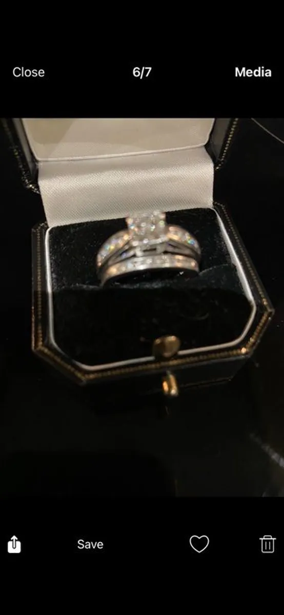 Engagment ring and wedding band - Image 2