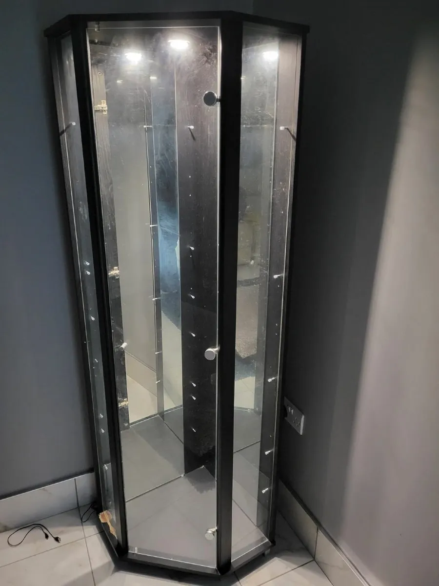 6 Dining set chairs and glass display cabinet - Image 2