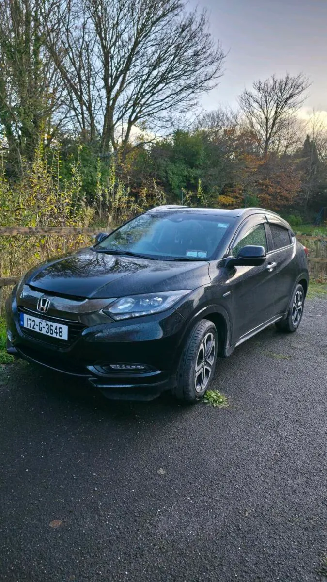 Honda Vezel 2017 Hybrid Automatic Low Km High Spec - Image 1