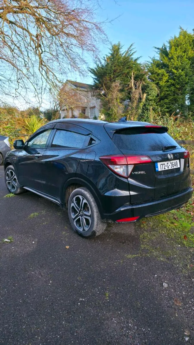 Honda Vezel 2017 Hybrid Automatic Low Km High Spec - Image 2