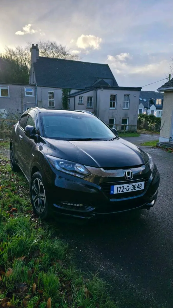 Honda Vezel 2017 Hybrid Automatic Low Km High Spec - Image 3