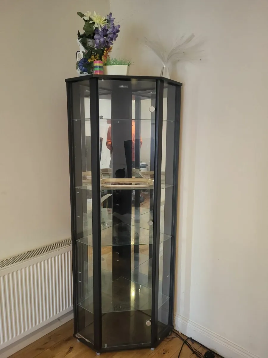 6 Dining set chairs and glass display cabinet - Image 3