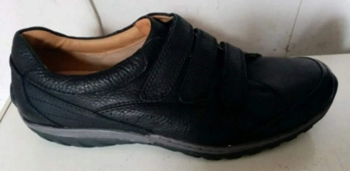Clarks Velcro Close Shoes Mens Black - Image 2