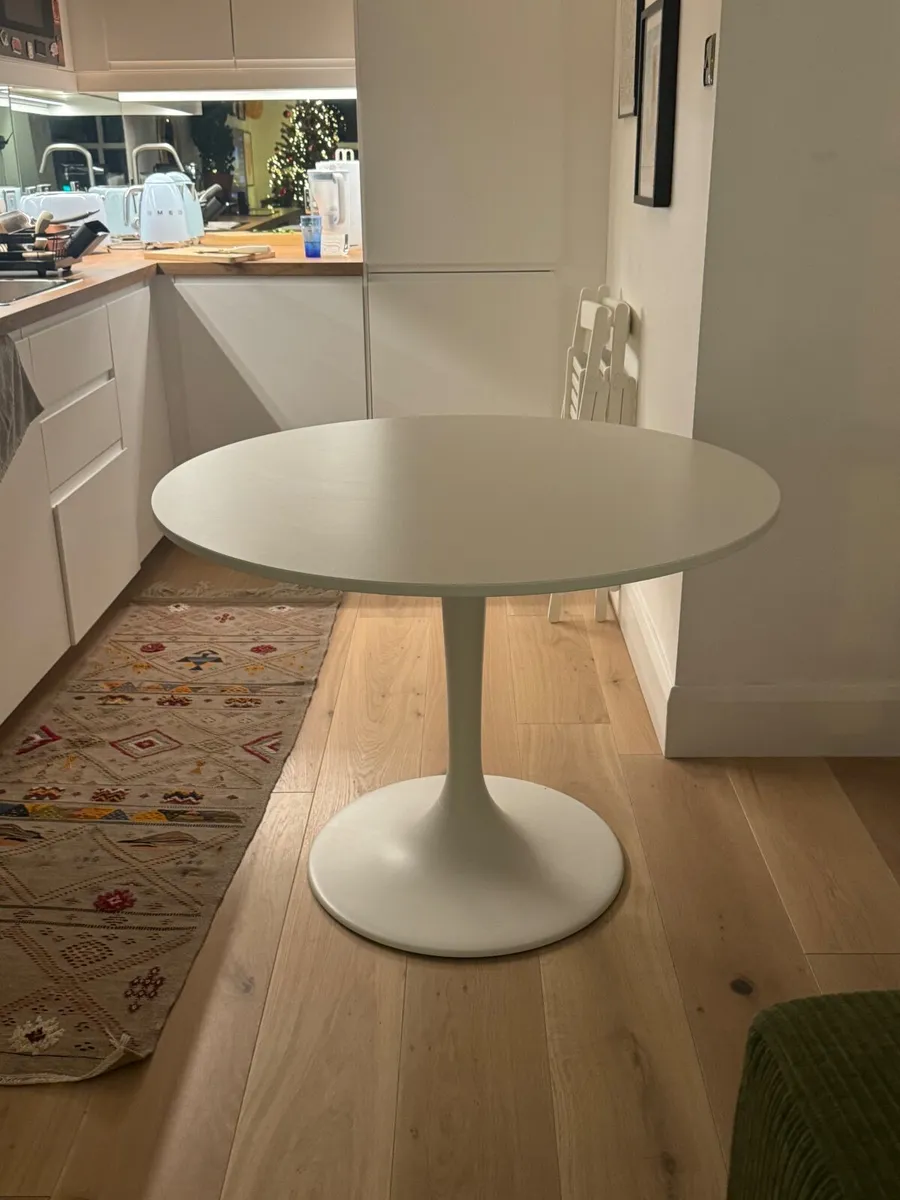 Round dining table - Image 2