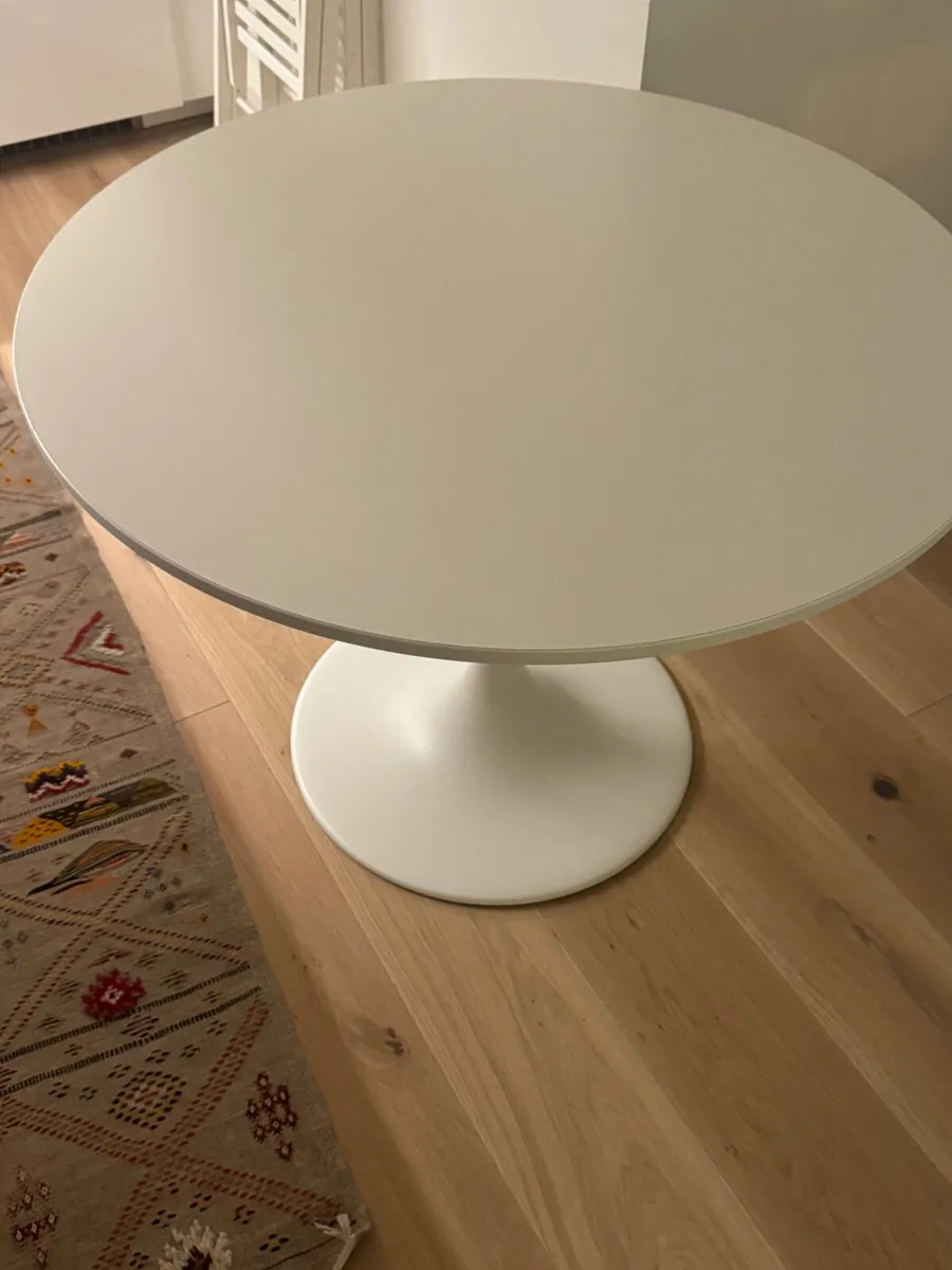 Round dining table - Image 3
