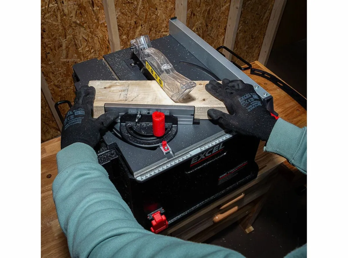 New 2-in-1 Flip Over Mitre-Table Saw 240V/1500W - Image 4