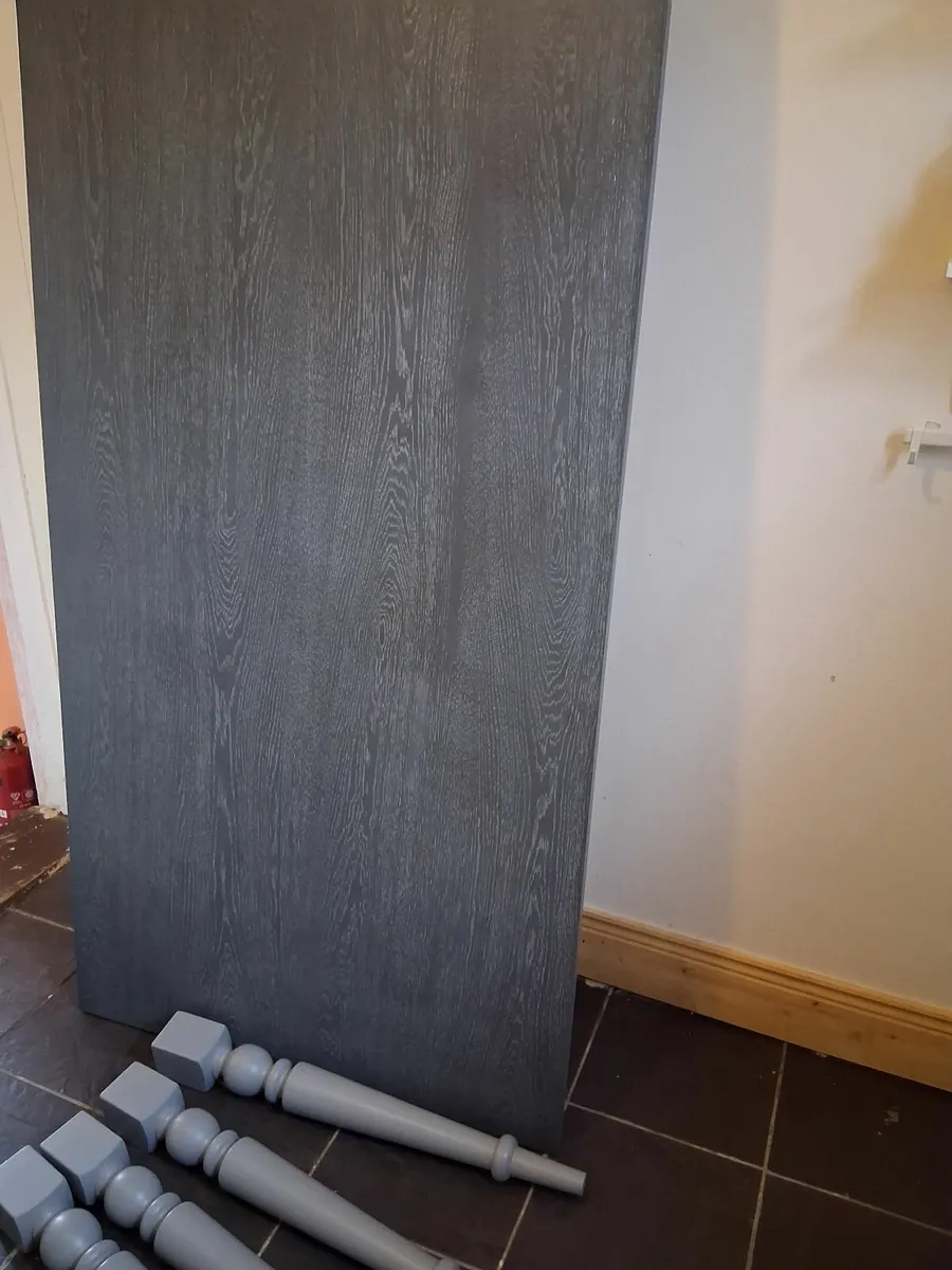 Table Brand new - Image 2