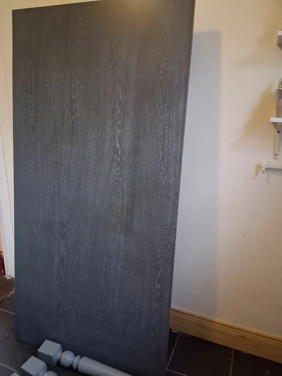 Table Brand new - Image 4