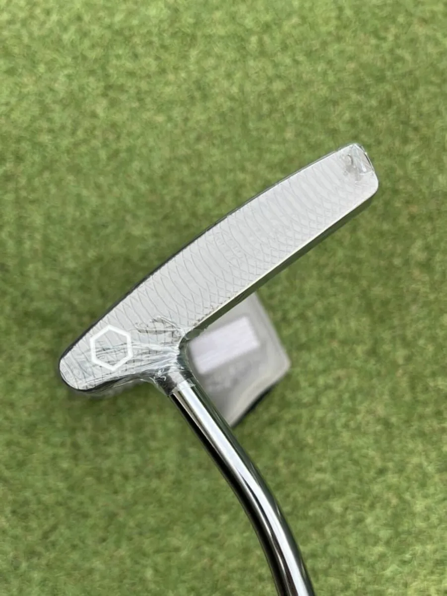 New Bettinardi 2022 Bb-28 Putter / 35″ - Image 3