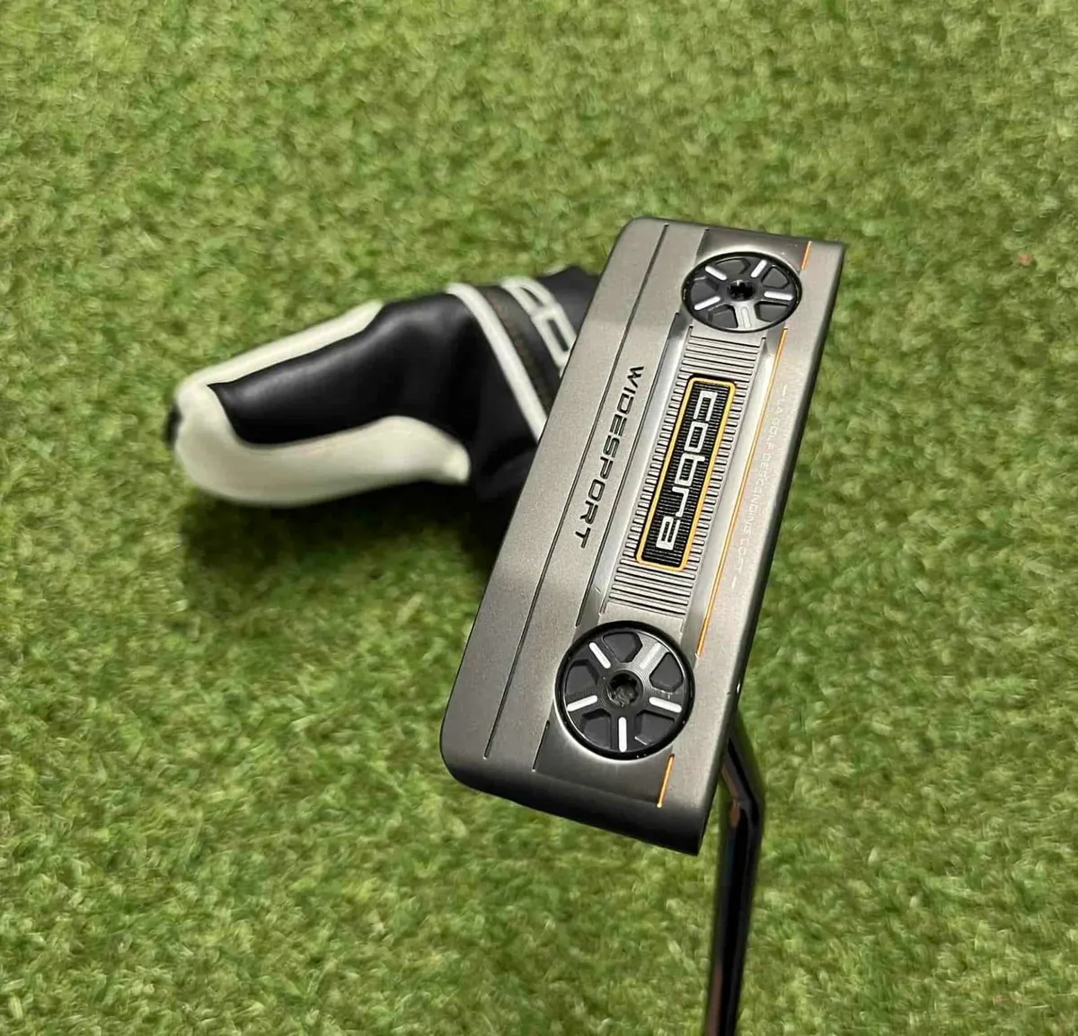 Cobra 2024 Vintage Widesport Putter / 34″ - Image 2