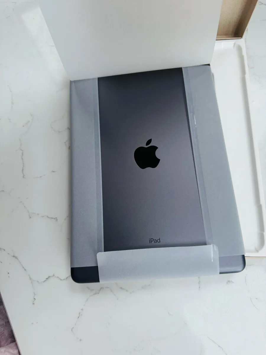 Apple IPad 9th Gen 64GB 10.2 screen - Image 4