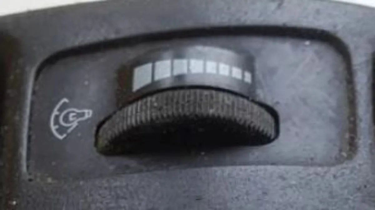 Toyota Corolla E10 XLI 1992-1997 Switches - Image 4