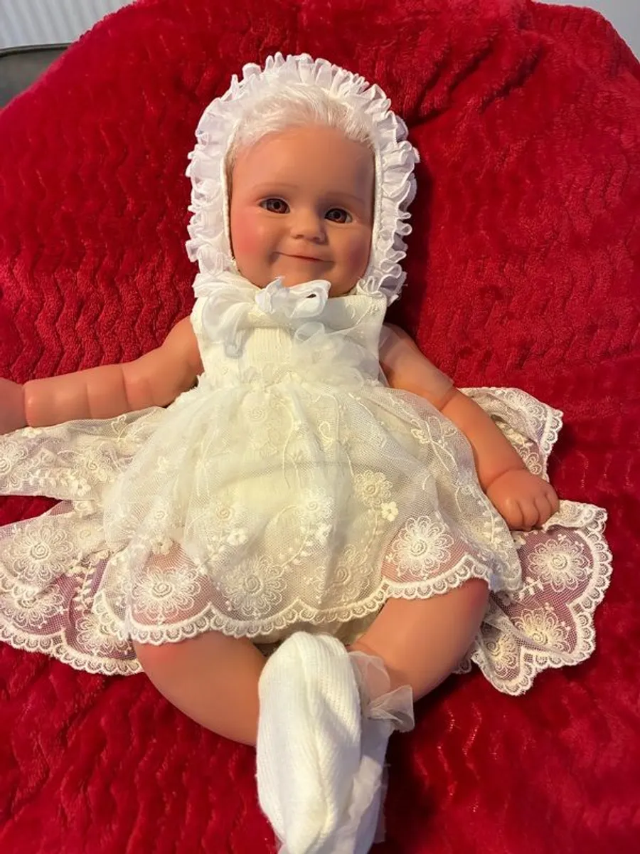 Full bodied silicone reborn doll - Image 1