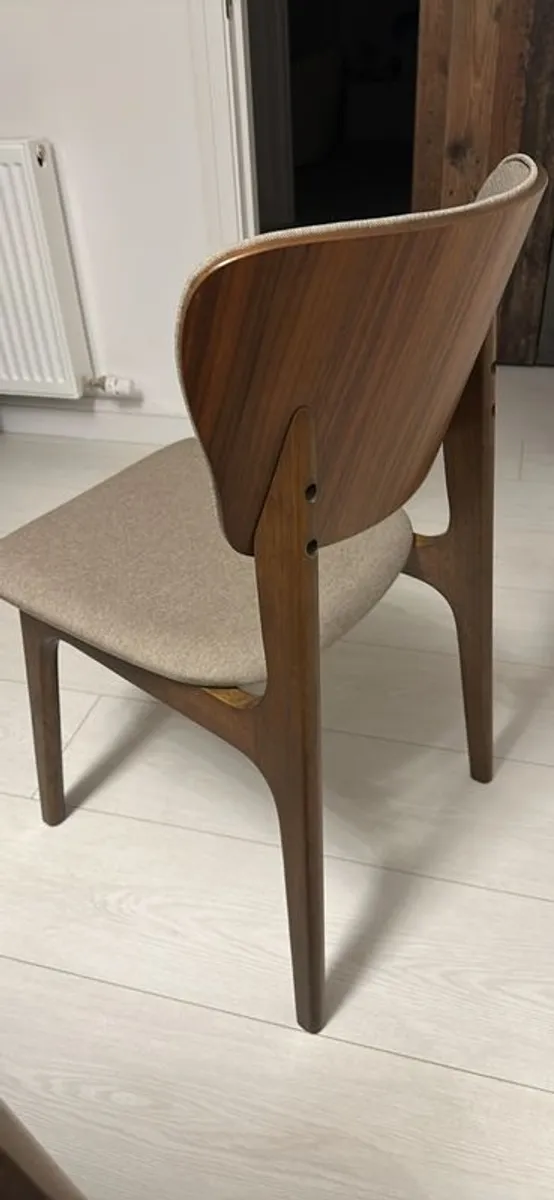 Dining Table and chairs - Image 2