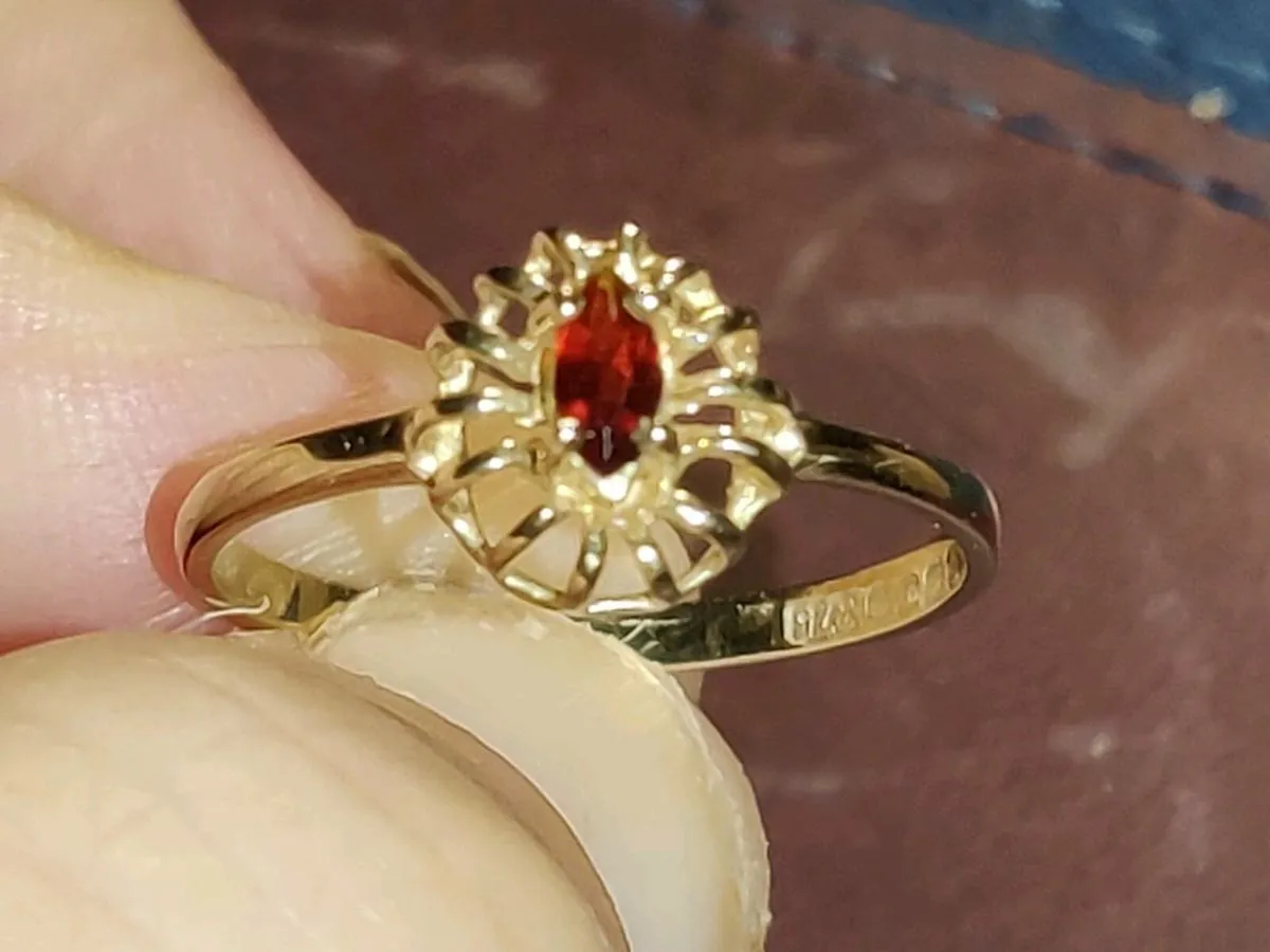 BASKET GARNET, 9CT Gold New Ladies Dress Ring ! - Image 1