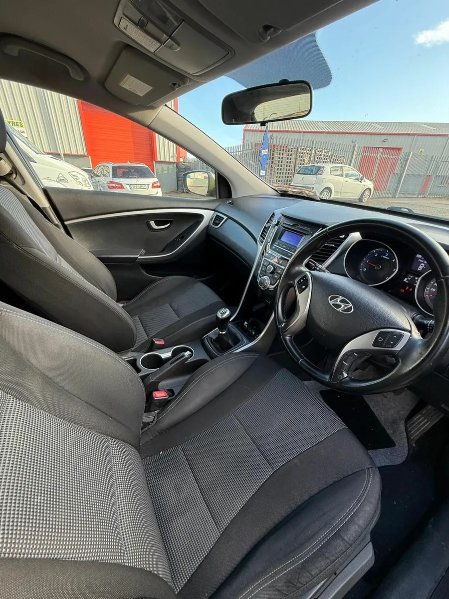 131 i 30 hyunday nct & tax low km low tax - Image 4