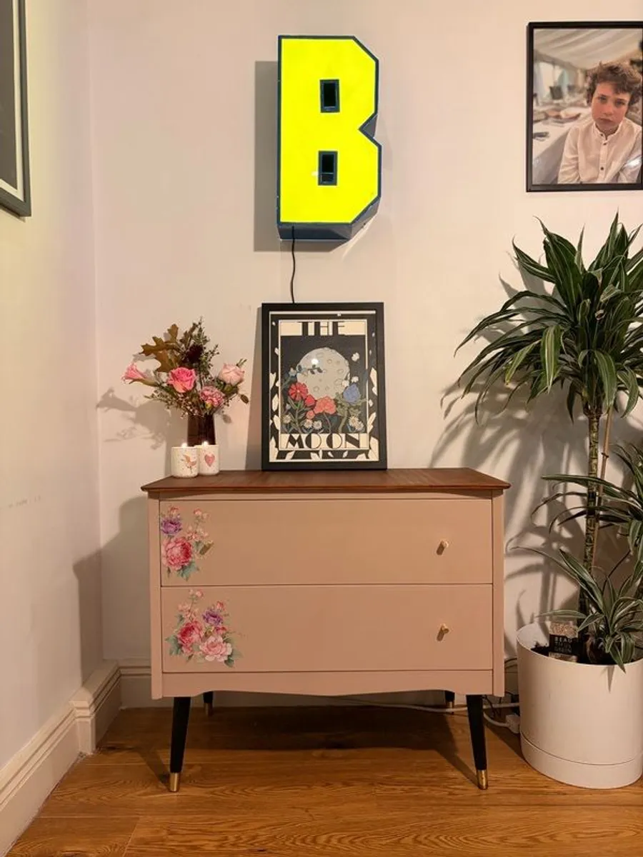 small chest of drawers - Image 1