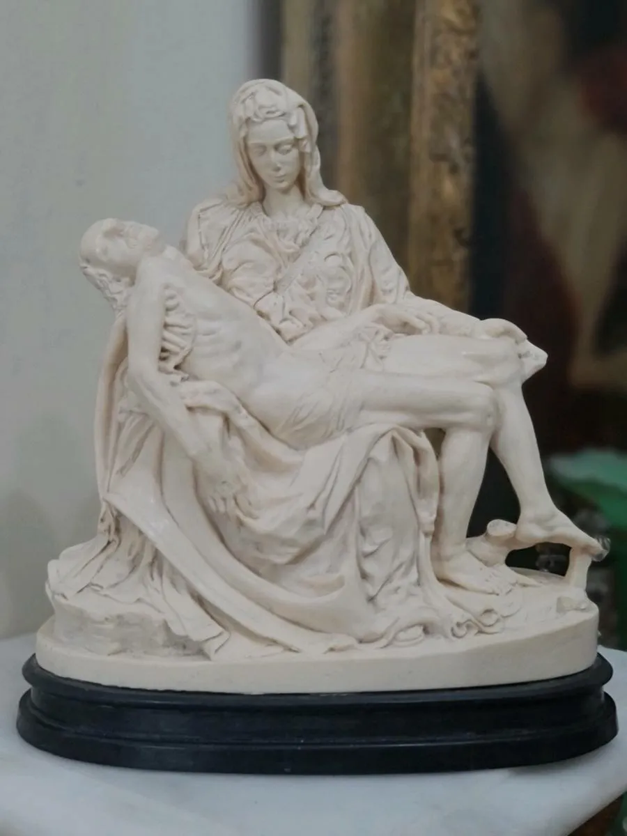 Michelangelo's Pieta POSTAGE AVAILABLE - Image 3