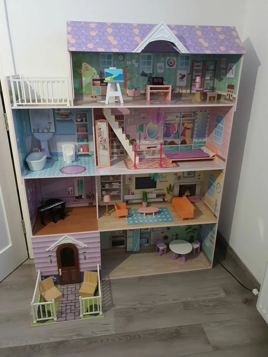 Lillie's Wooden Dolls House - Image 2