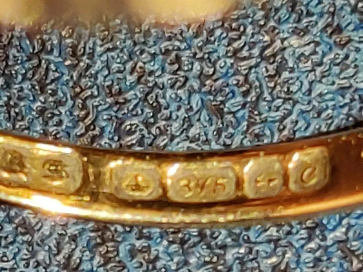 EDWARDIAN OPAL & GARNETS, 9CT Old Gold Dress Ring - Image 2