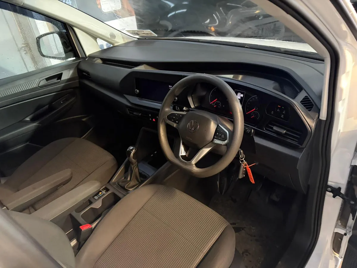 Volkswagen Caddy 2023. CARGO BUS - Image 3