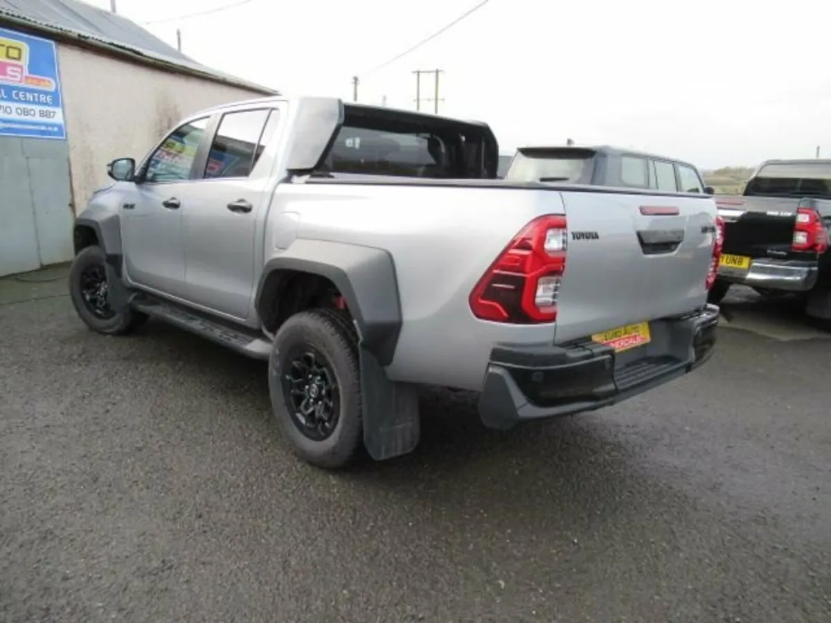 2.8 D-4D GR SPORT II Pickup Double Cab 4dr Diesel - Image 2
