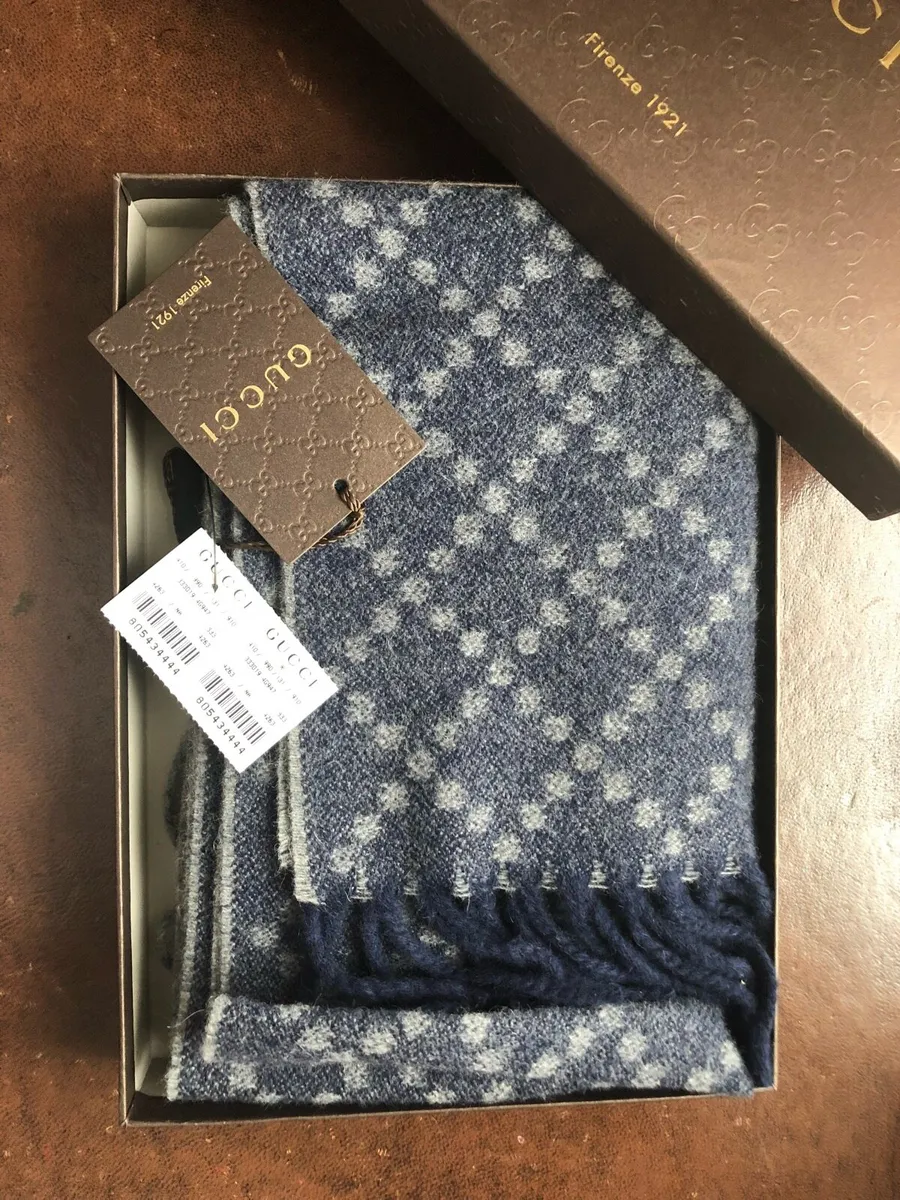 New Genuine Gucci Scarf w/tags & box- Christmas - Image 3